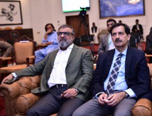 Senate Standing Committee Chairman Senator Rana Mahmood Ul Hasan, along with the members of the committee Senator Amir Waliuddin & Senator Atta ur Rehman visited NIPA, Karachi.
